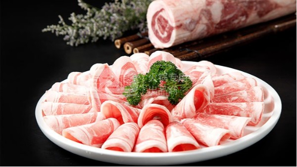 火锅店用的牛羊肉卷是怎么做成的？