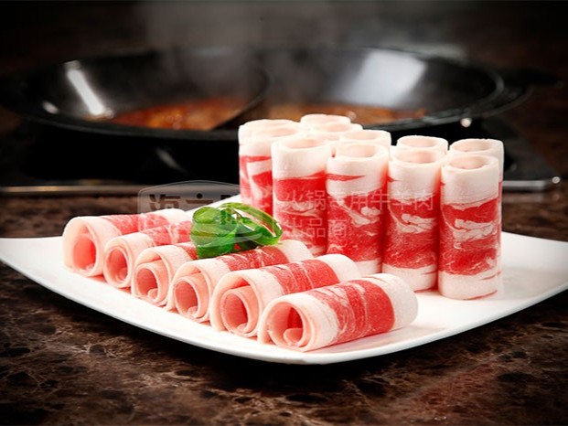 铜锅涮羊肉，谁先开涮？